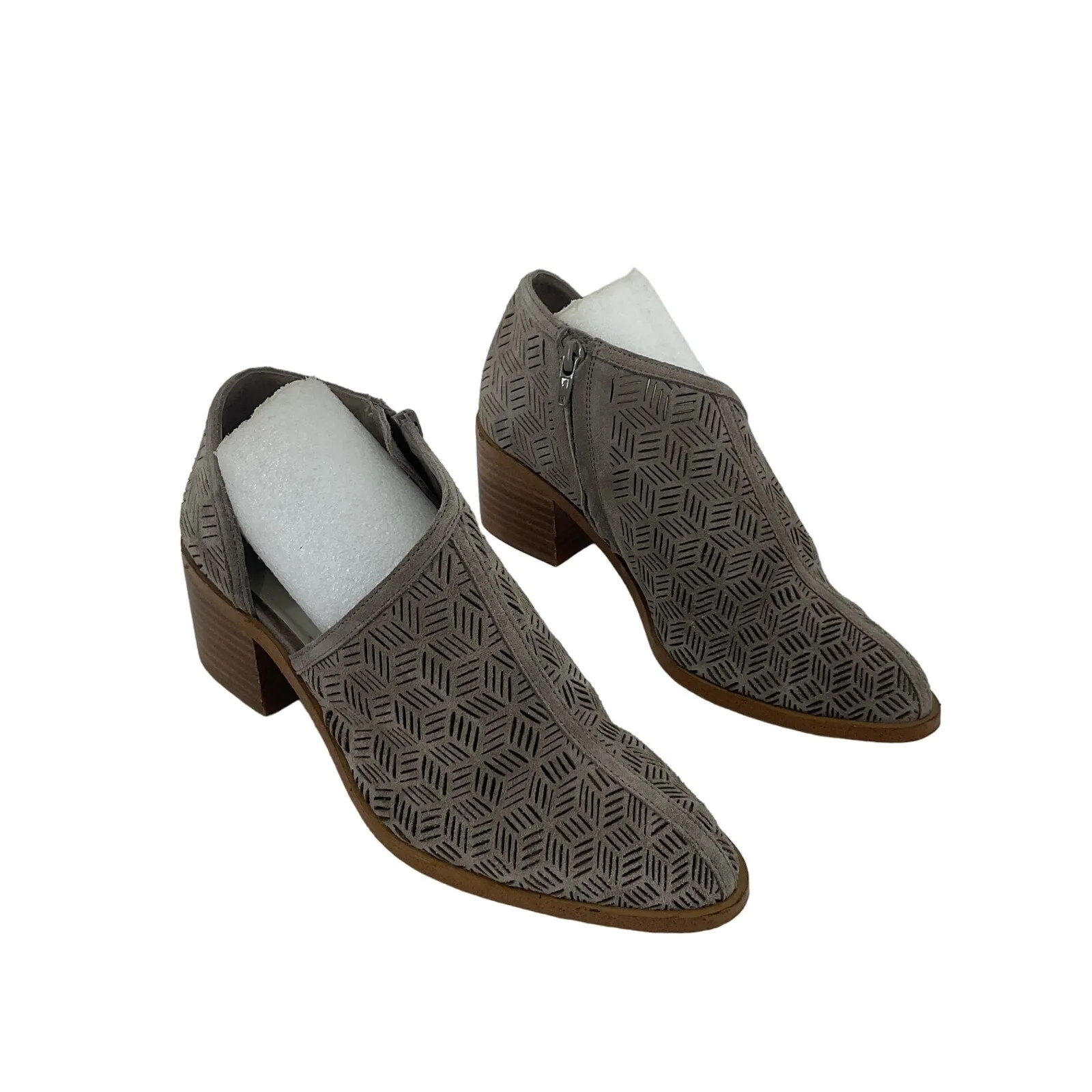 1.State Gray Suede Perforated Chelsea Boots Size 7 Women's Preowned