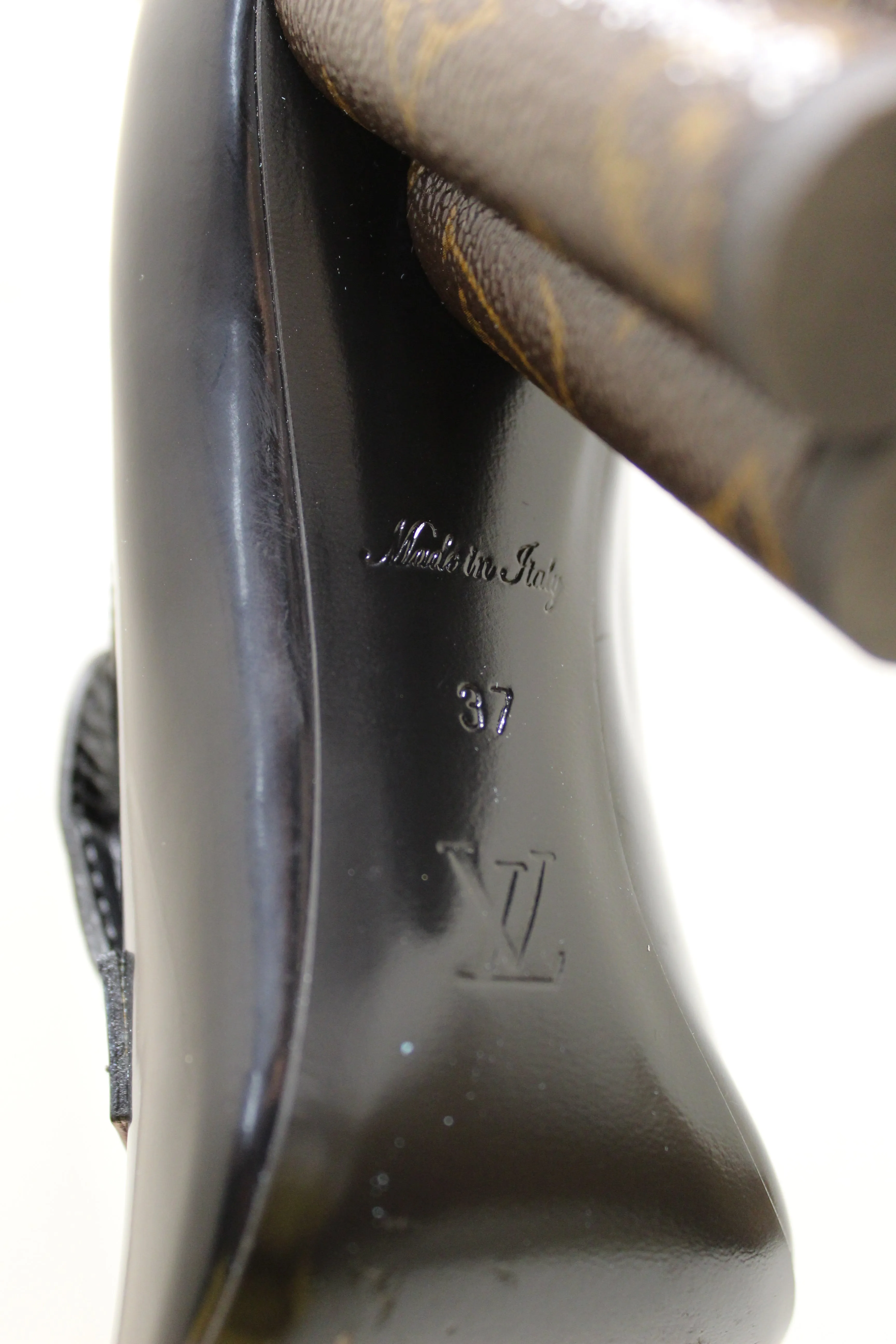 Authentic Louis Vuitton Black Swift Loafer Monogram Flower Block Heel Pumps Shoes 10cm Size37